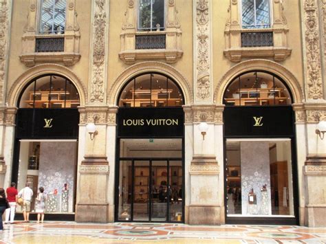 louis vuitton san marino italy|louis vuitton italy stores.